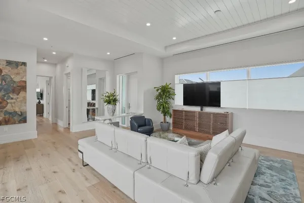 $2,300,000 | 201 8th Street South, Unit 309, Naples, FL 34102