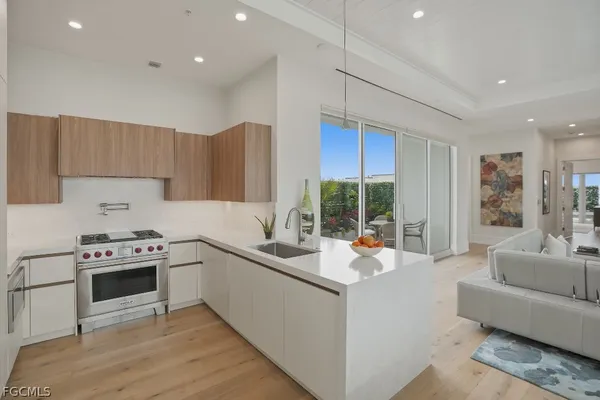 $2,300,000 | 201 8th Street South, Unit 309, Naples, FL 34102