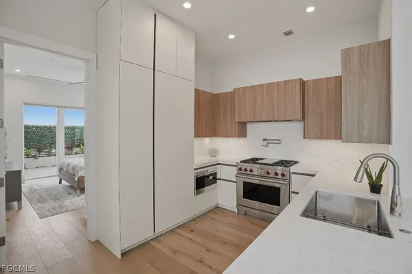 $2,300,000 | 201 8th Street South, Unit 309, Naples, FL 34102