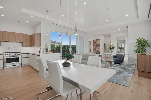 $2,300,000 | 201 8th Street South, Unit 309, Naples, FL 34102