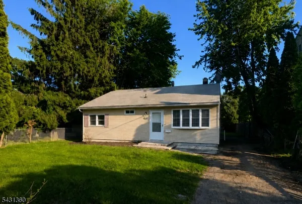 $299,900 | 122 Dawes Highway, Pompton Lakes, NJ 07442