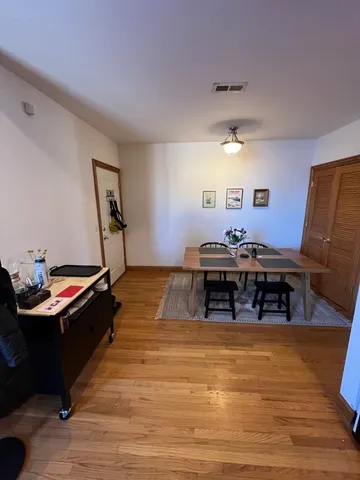 $4,295 | 4053 North Kenmore Avenue, Unit 2N, Chicago, IL 60613