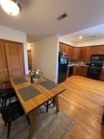 $4,295 | 4053 North Kenmore Avenue, Unit 2N, Chicago, IL 60613