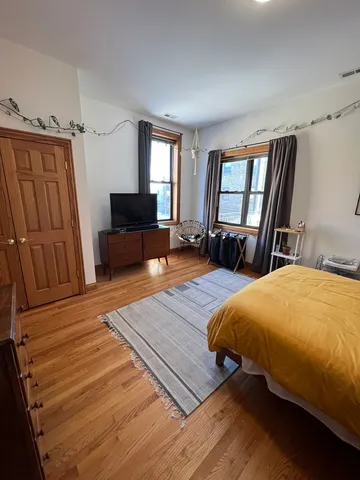 $4,295 | 4053 North Kenmore Avenue, Unit 2N, Chicago, IL 60613