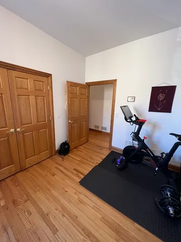 $4,295 | 4053 North Kenmore Avenue, Unit 2N, Chicago, IL 60613