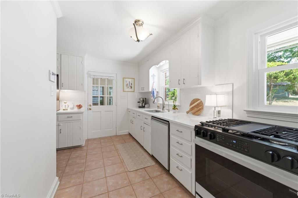 1156 Huntingdon Road Winston-Salem, NC 27104 - Photo 13 of 50 Kitchen