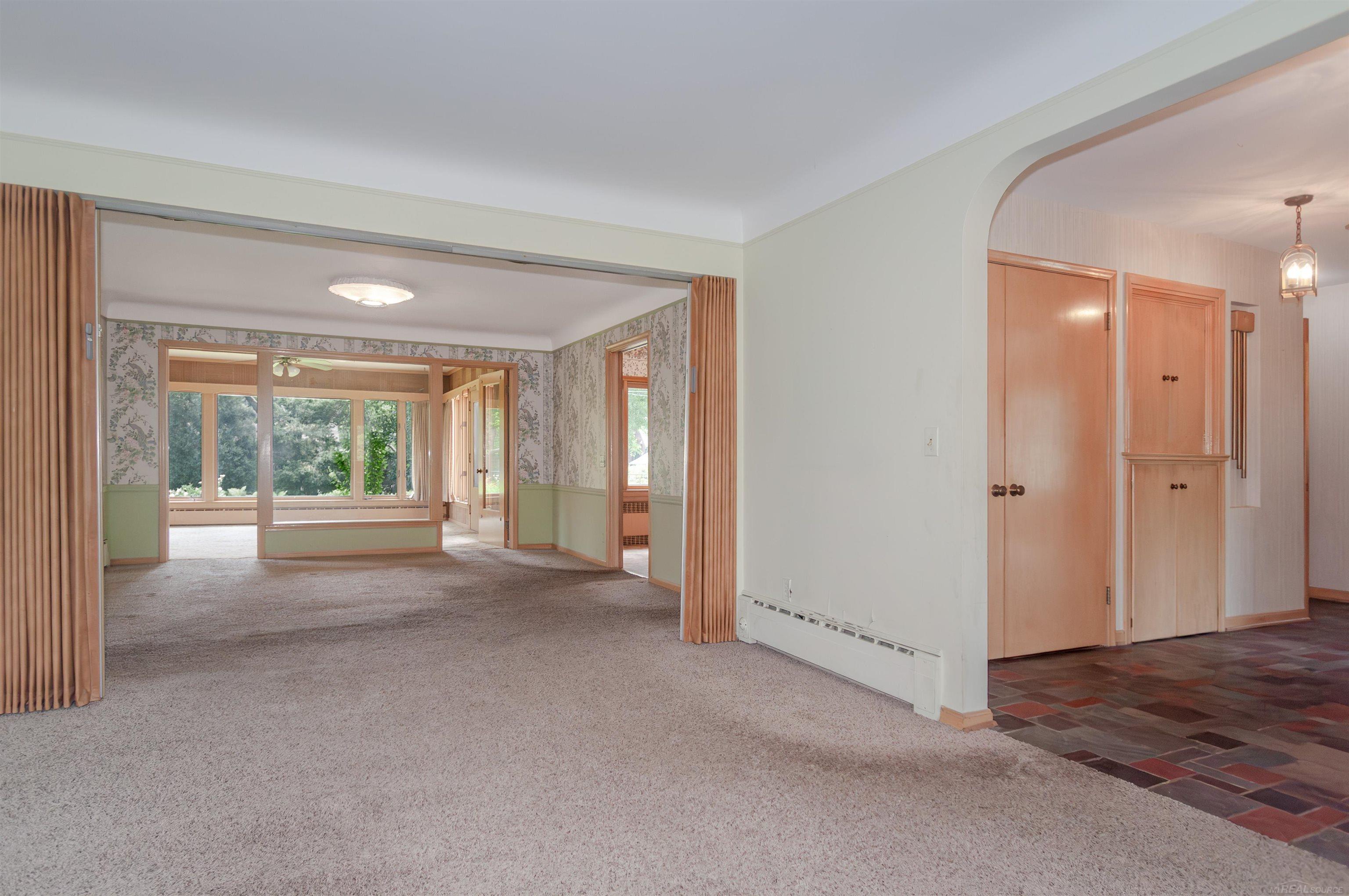 743 South Renaud Road Grosse Pointe, MI 48236 - Photo 10 of 62 50113563-9.JPG