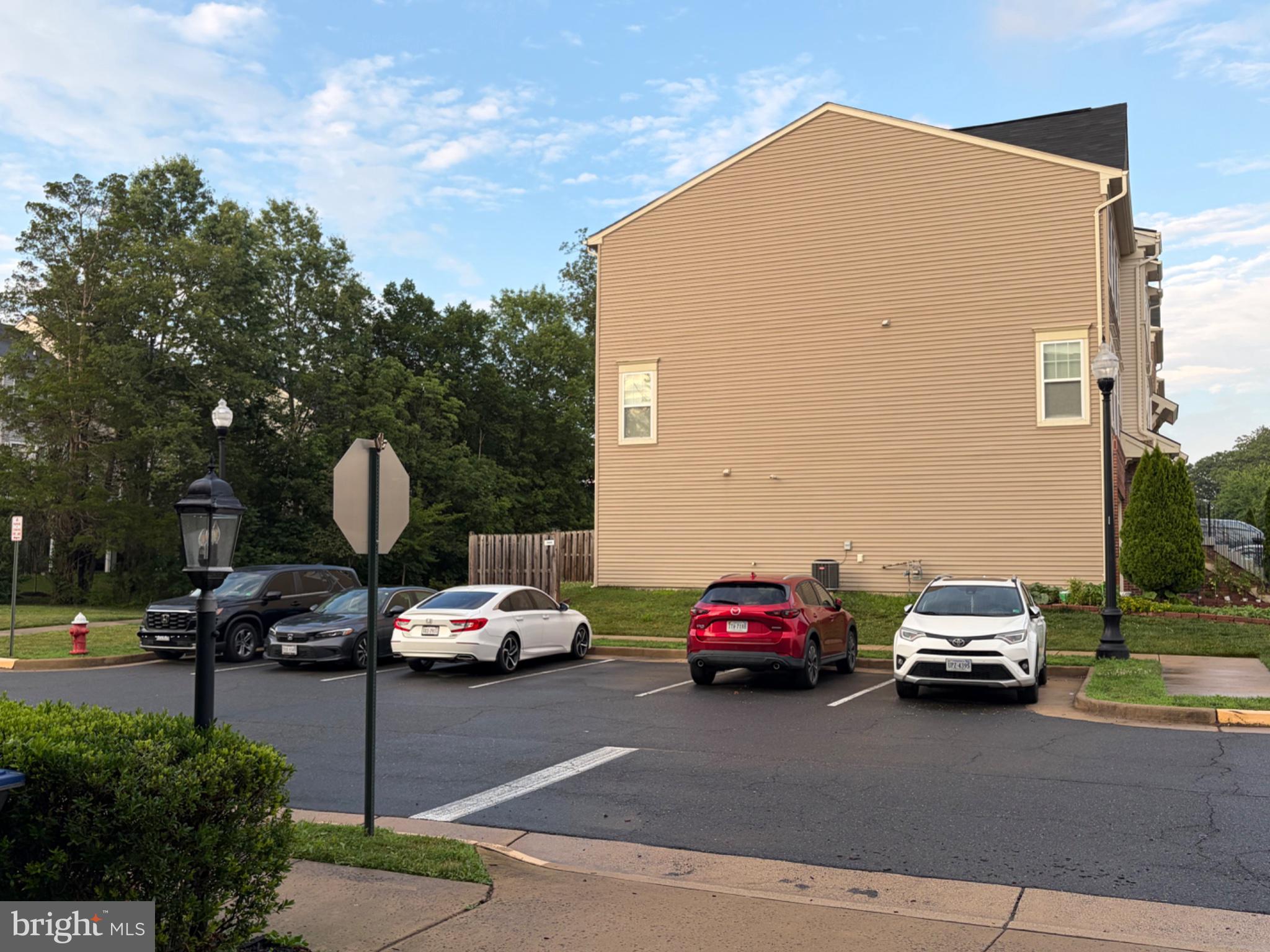 25333 Wakestone Terrace Chantilly, VA 20152 - Photo 97 of 109 Quiet neighborhood with ample parking.
