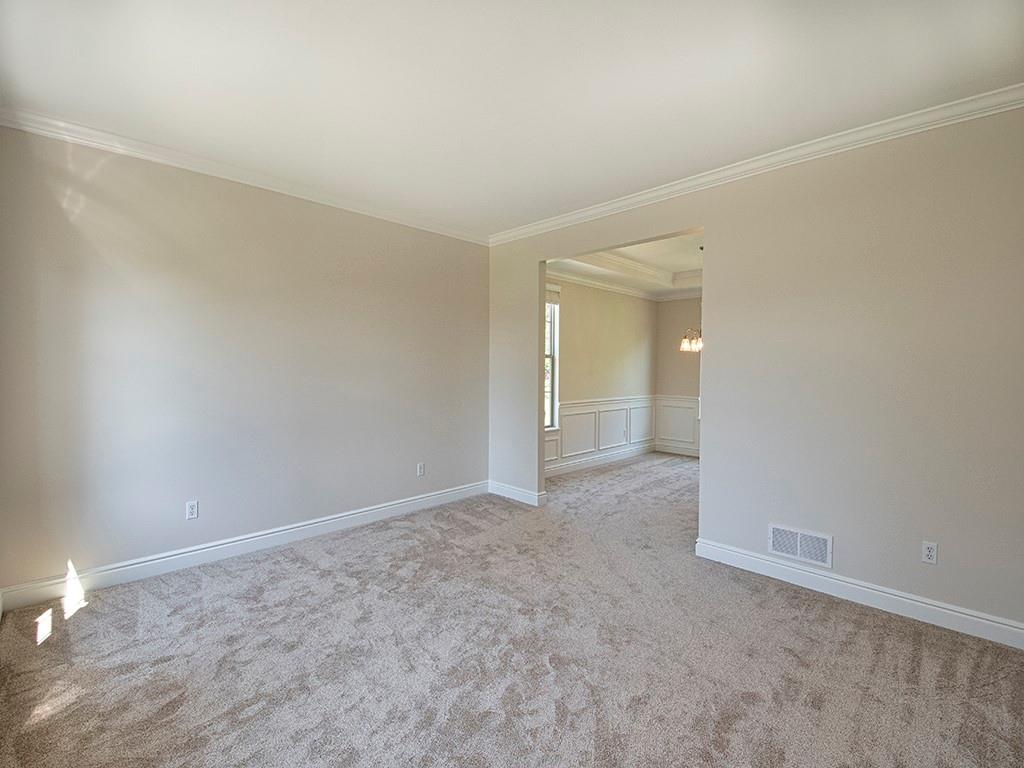 143 Julia Road Sarver, PA 16055 - Photo 4 of 25