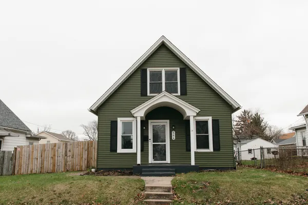 $139,900 | 544 24th Avenue, Moline, IL 61265