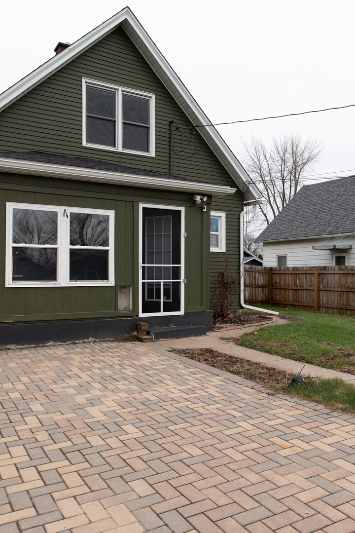 544 24th Avenue Moline, IL 61265 - Photo 23 of 24 a view of a house with a yard