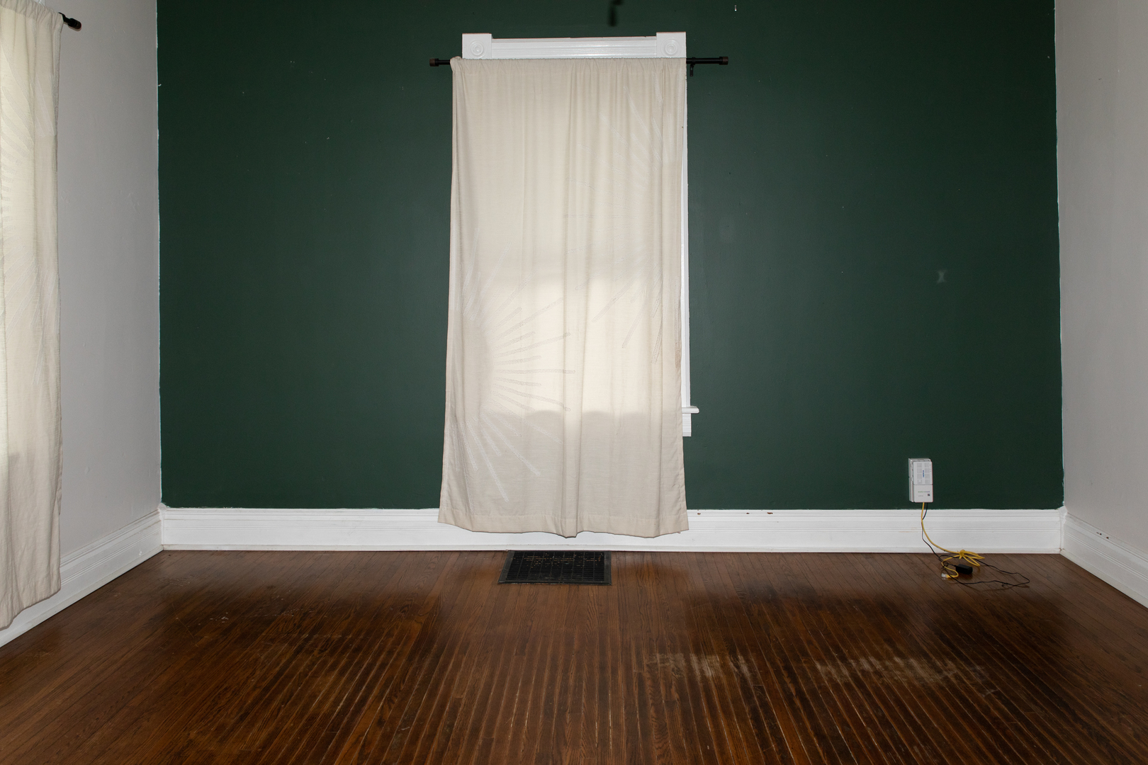544 24th Avenue Moline, IL 61265 - Photo 4 of 24 a view of an empty room