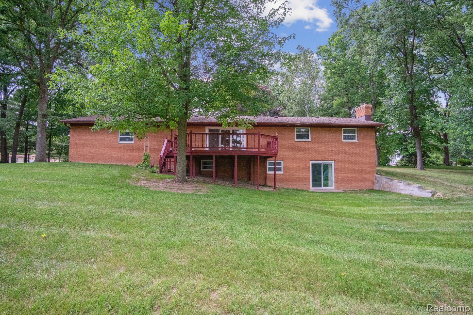 2230 Armond Road Howell, MI 48855 - Photo 4 of 27 Gorgeous setting close to downtown Howell