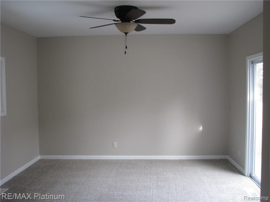 237 South Baldwin Road Oxford, MI 48371 - Photo 34 of 46 family room