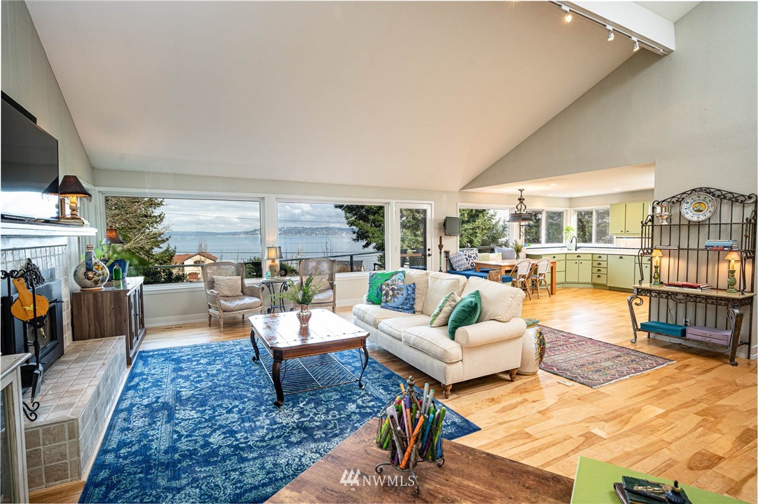 4735 Southwest Luana Beach Road Vashon, WA 98070 - Photo 11 of 38 Gallery Image 11