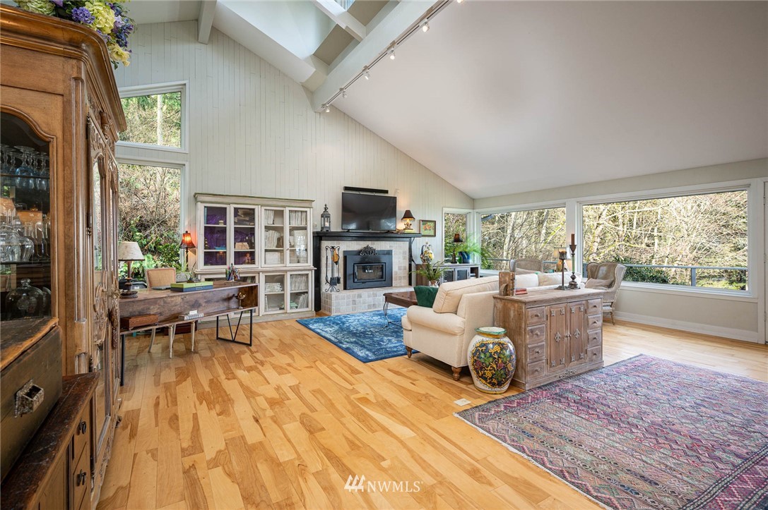 4735 Southwest Luana Beach Road Vashon, WA 98070 - Photo 12 of 38 Gallery Image 12