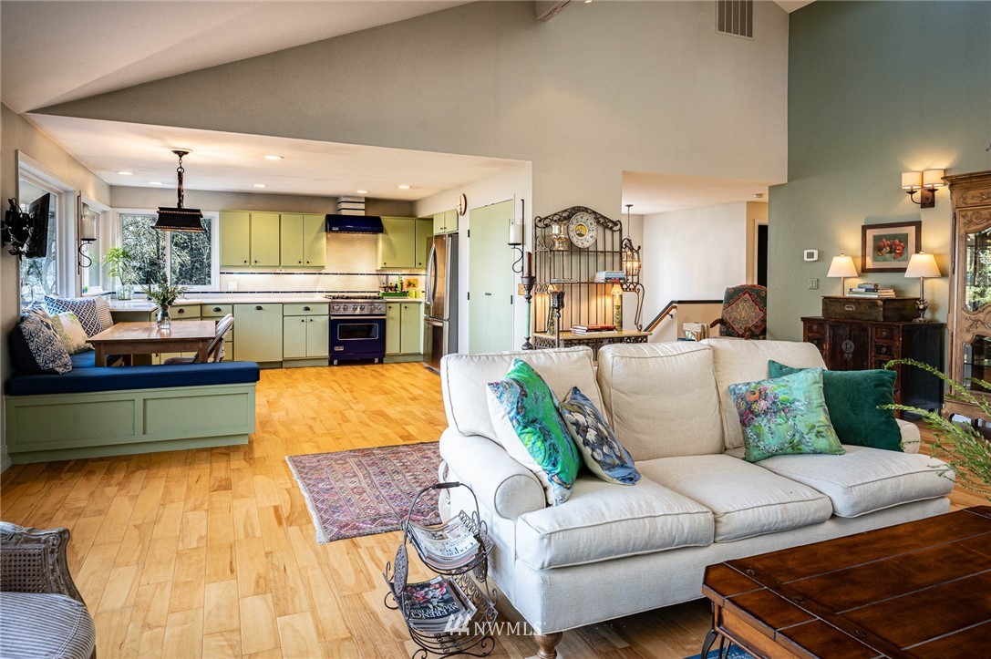 4735 Southwest Luana Beach Road Vashon, WA 98070 - Photo 14 of 38 Gallery Image 14