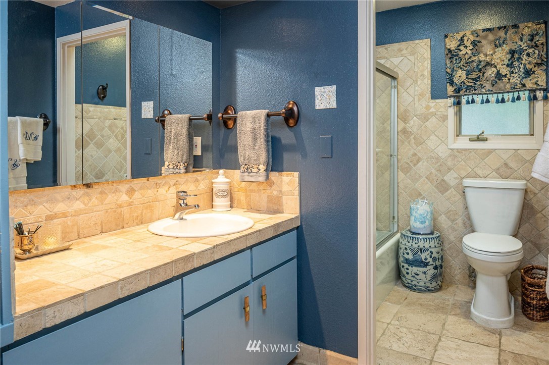 4735 Southwest Luana Beach Road Vashon, WA 98070 - Photo 19 of 38 Gallery Image 19