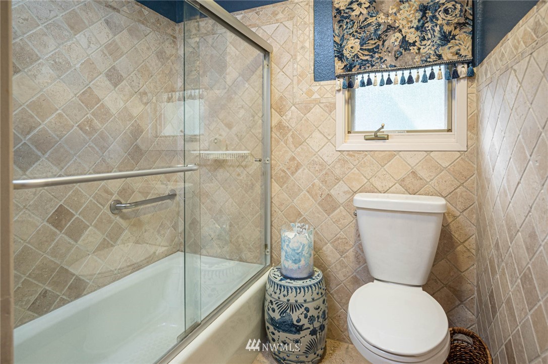4735 Southwest Luana Beach Road Vashon, WA 98070 - Photo 20 of 38 Gallery Image 20