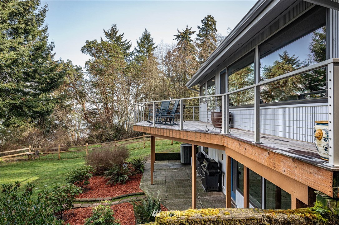 4735 Southwest Luana Beach Road Vashon, WA 98070 - Photo 31 of 38 Gallery Image 31