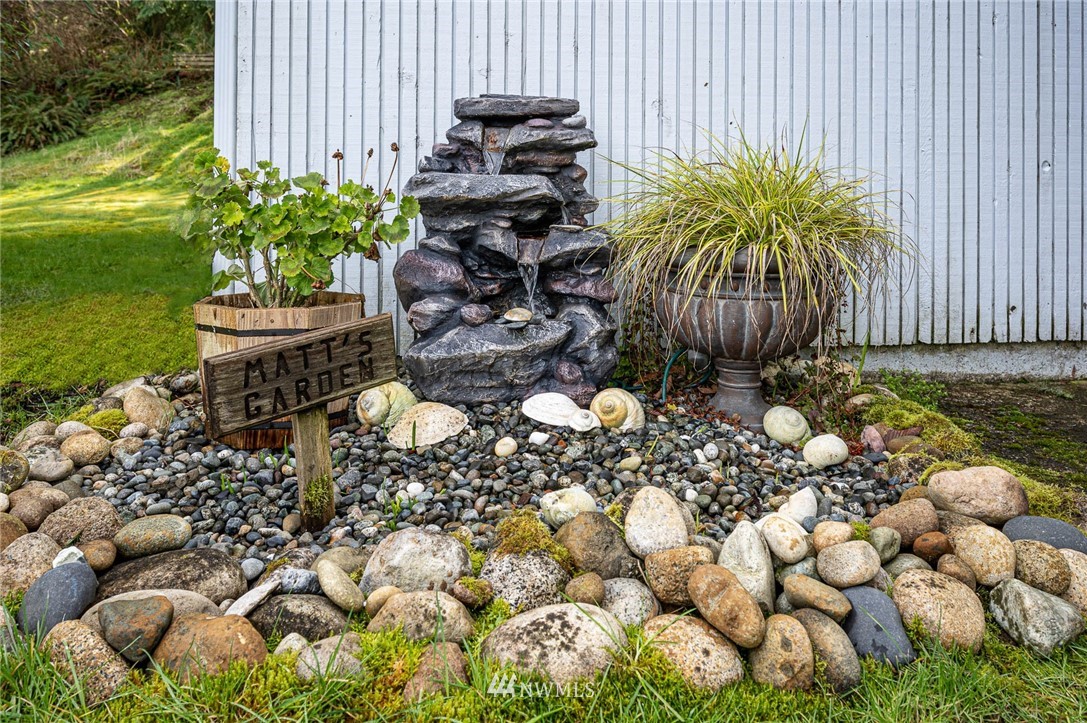 4735 Southwest Luana Beach Road Vashon, WA 98070 - Photo 34 of 38 Gallery Image 34