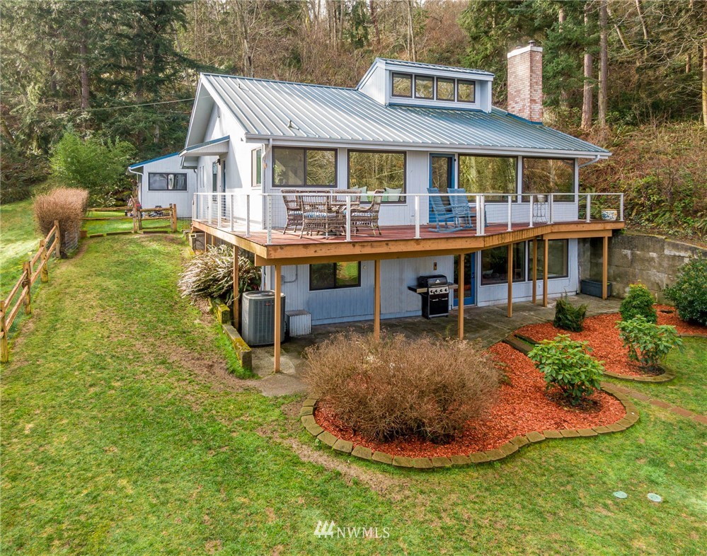 4735 Southwest Luana Beach Road Vashon, WA 98070 - Photo 5 of 38 Gallery Image 5