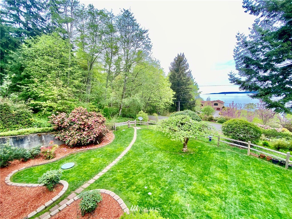 4735 Southwest Luana Beach Road Vashon, WA 98070 - Photo 7 of 38 Gallery Image 7