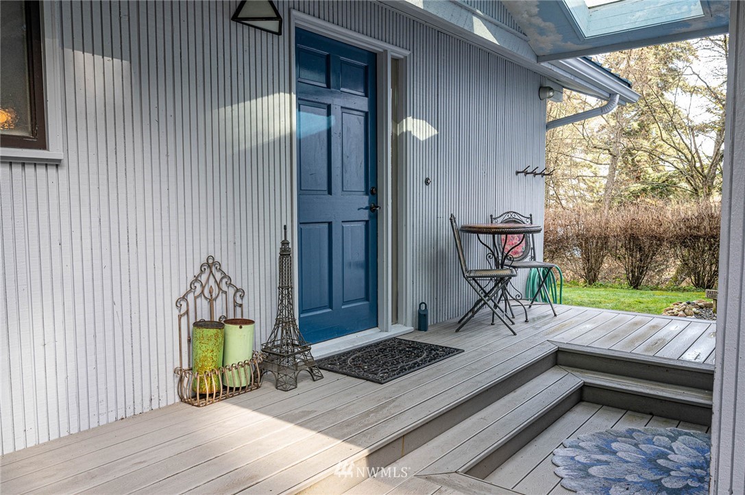 4735 Southwest Luana Beach Road Vashon, WA 98070 - Photo 9 of 38 Gallery Image 9
