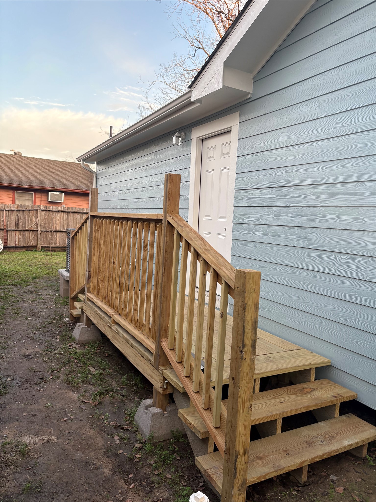 1809 Reese Street Houston, TX 77012 - Photo 23 of 23 a view of a backyard with a small cabin