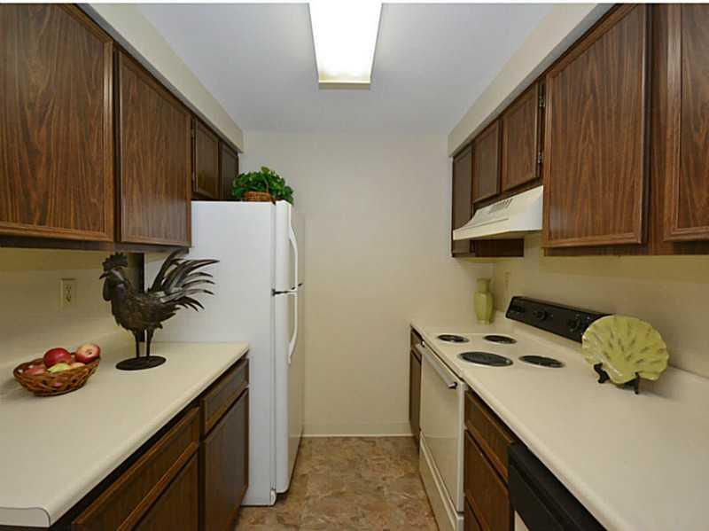 507 Hunters Path Road, Unit 24D Bridgeville, PA 15017 - Photo 12 of 25 Kitchen.