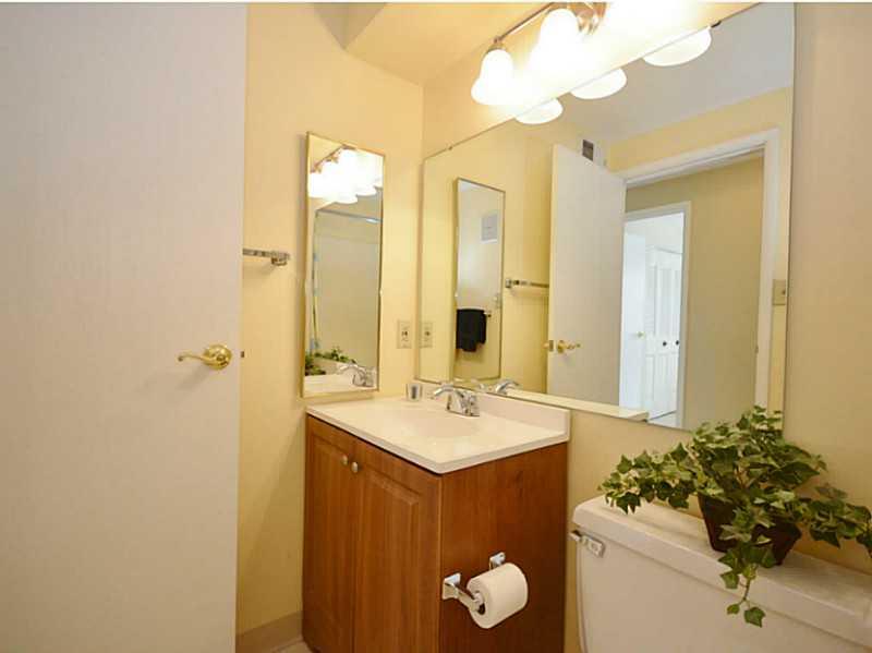 507 Hunters Path Road, Unit 24D Bridgeville, PA 15017 - Photo 20 of 25 Full Bath.
