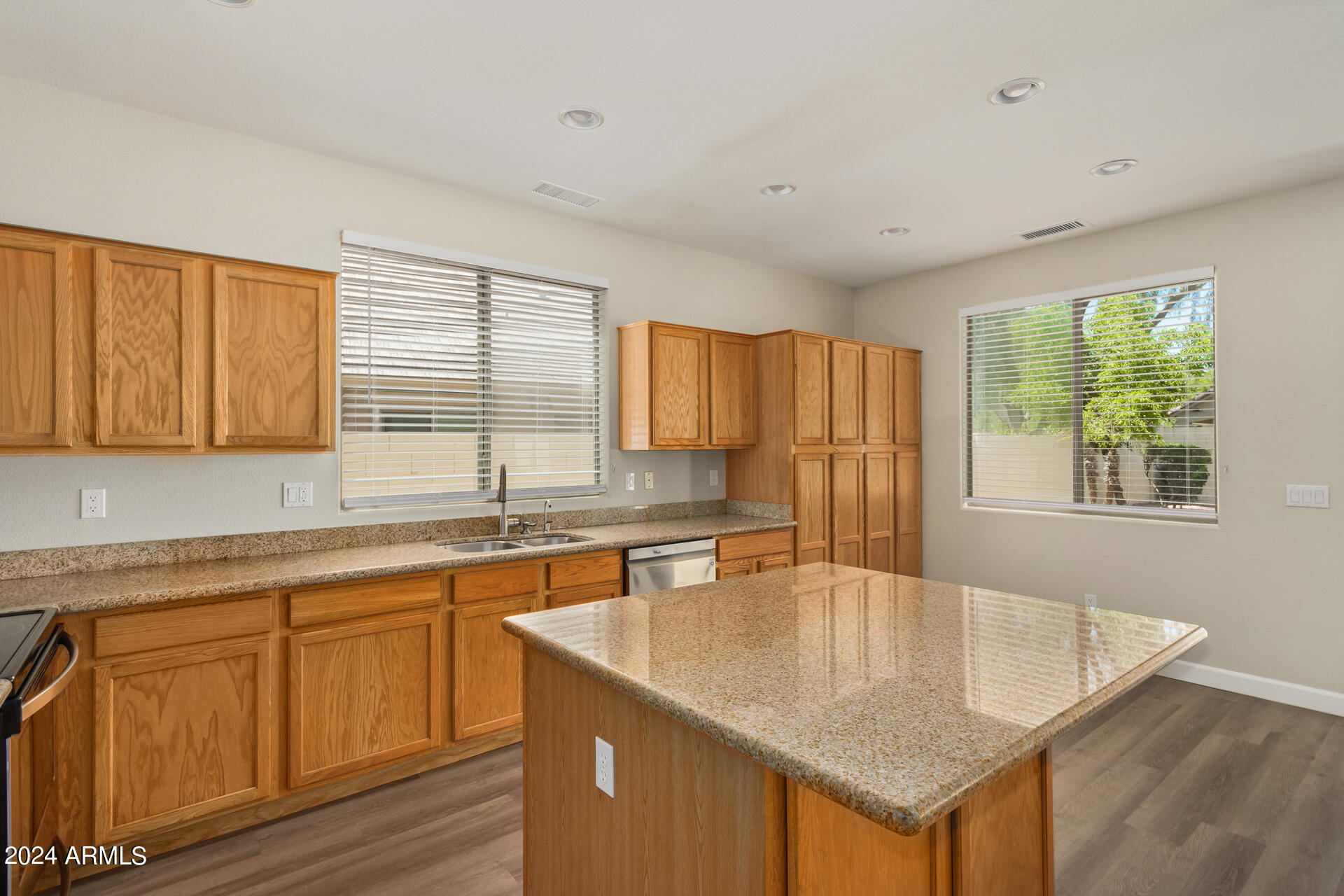 4086 East Rustler Way Gilbert, AZ 85297 - Photo 11 of 48 KITCHEN