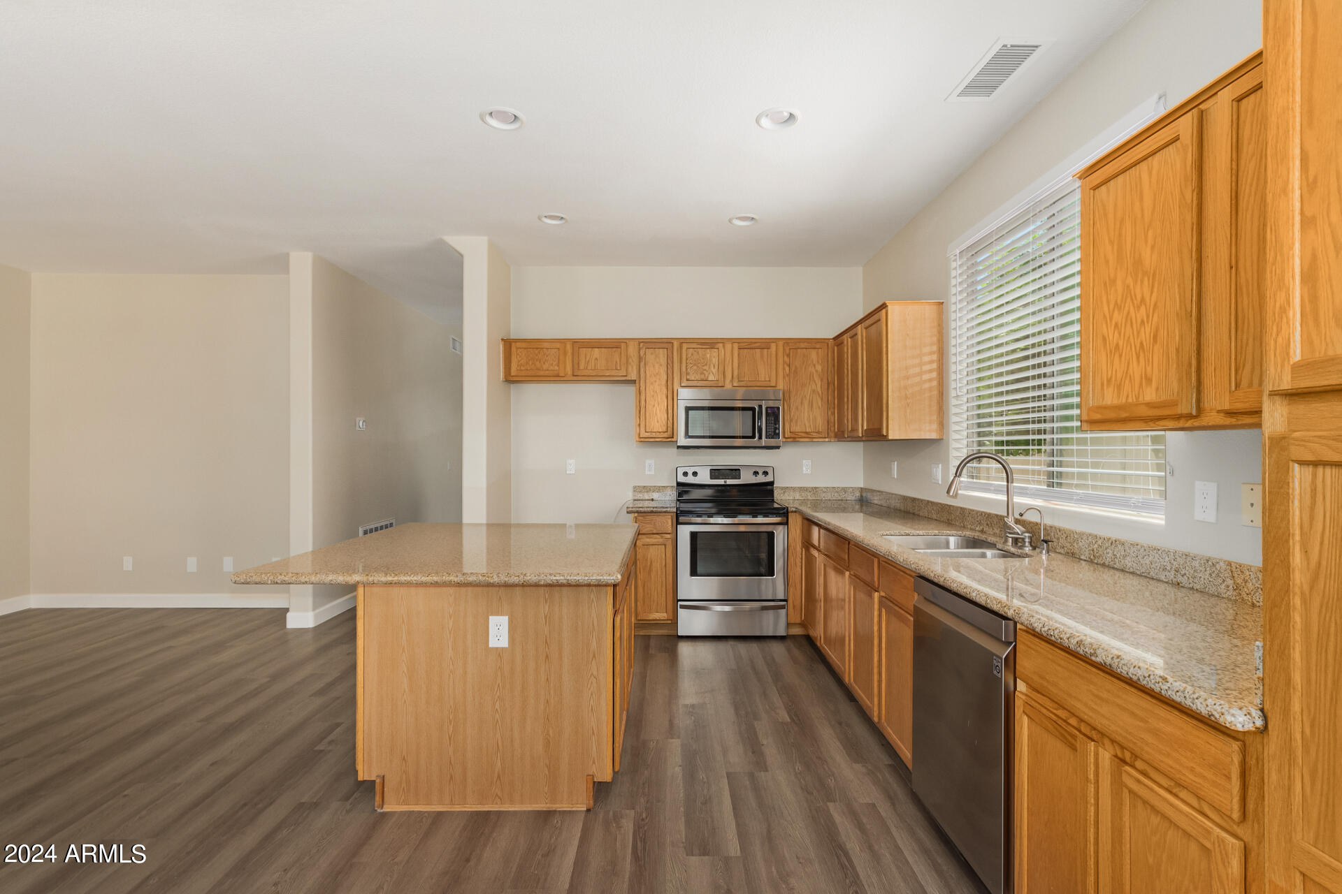 4086 East Rustler Way Gilbert, AZ 85297 - Photo 15 of 48 KITCHEN