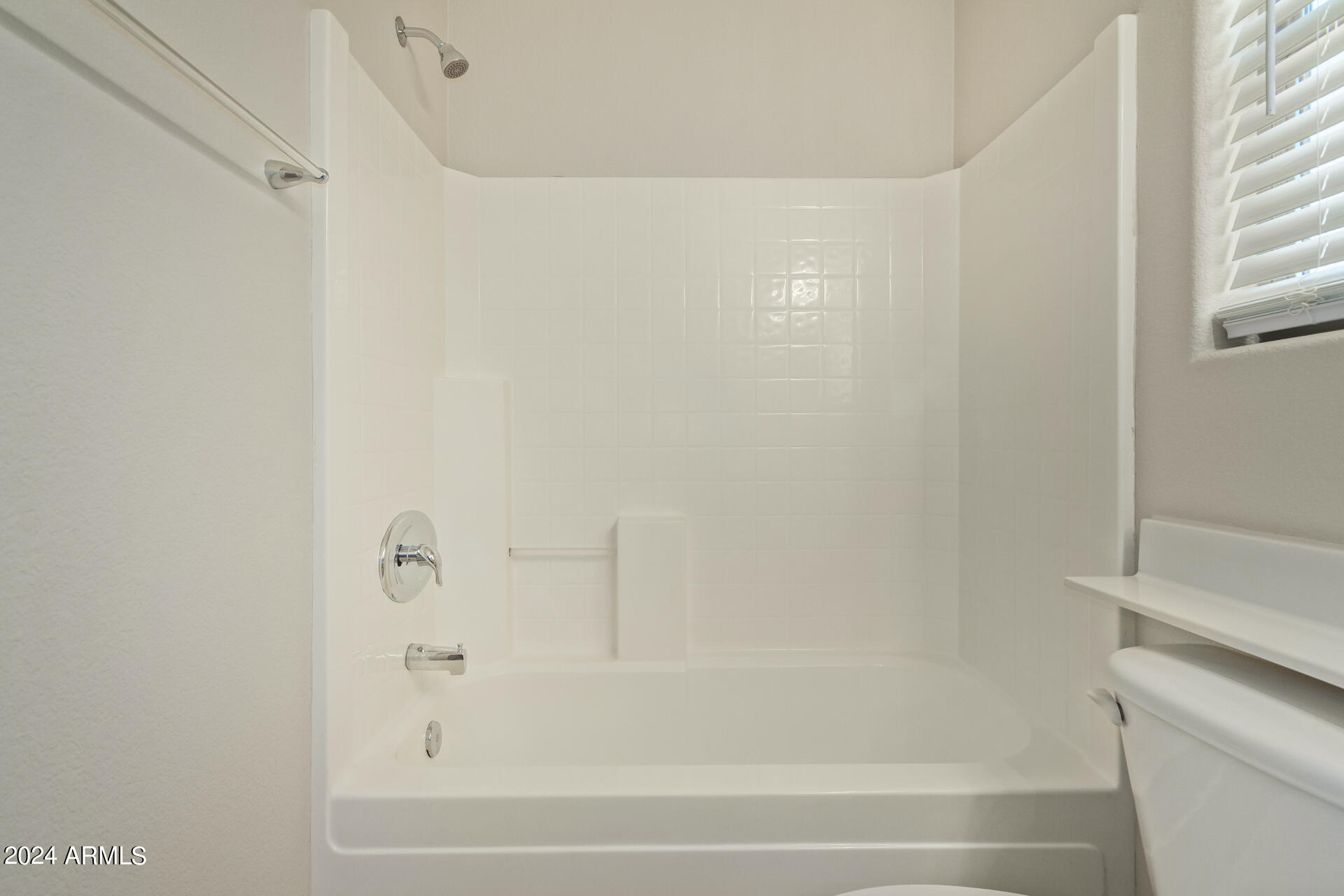 4086 East Rustler Way Gilbert, AZ 85297 - Photo 31 of 48 UPSTAIRS BATH
