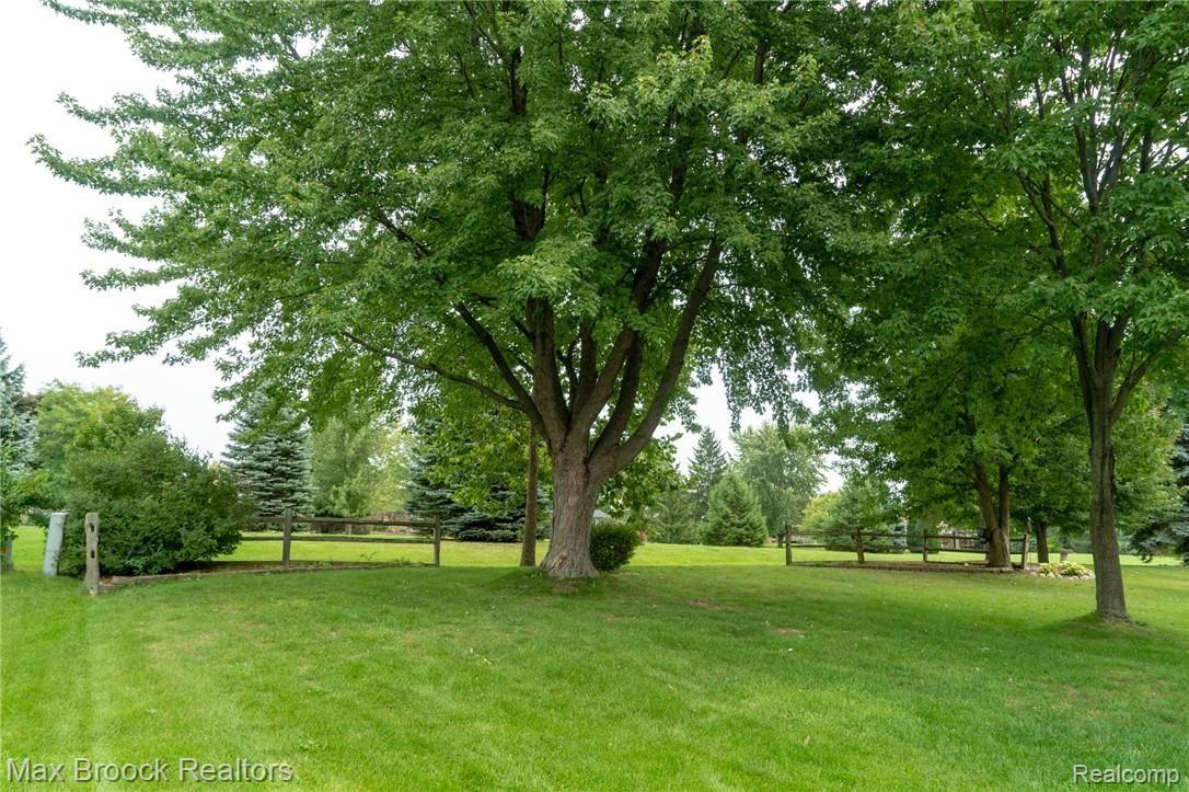 2281 Norton Road Rochester, MI 48307 - Photo 36 of 37 128_DSC0633-HDR.jpg