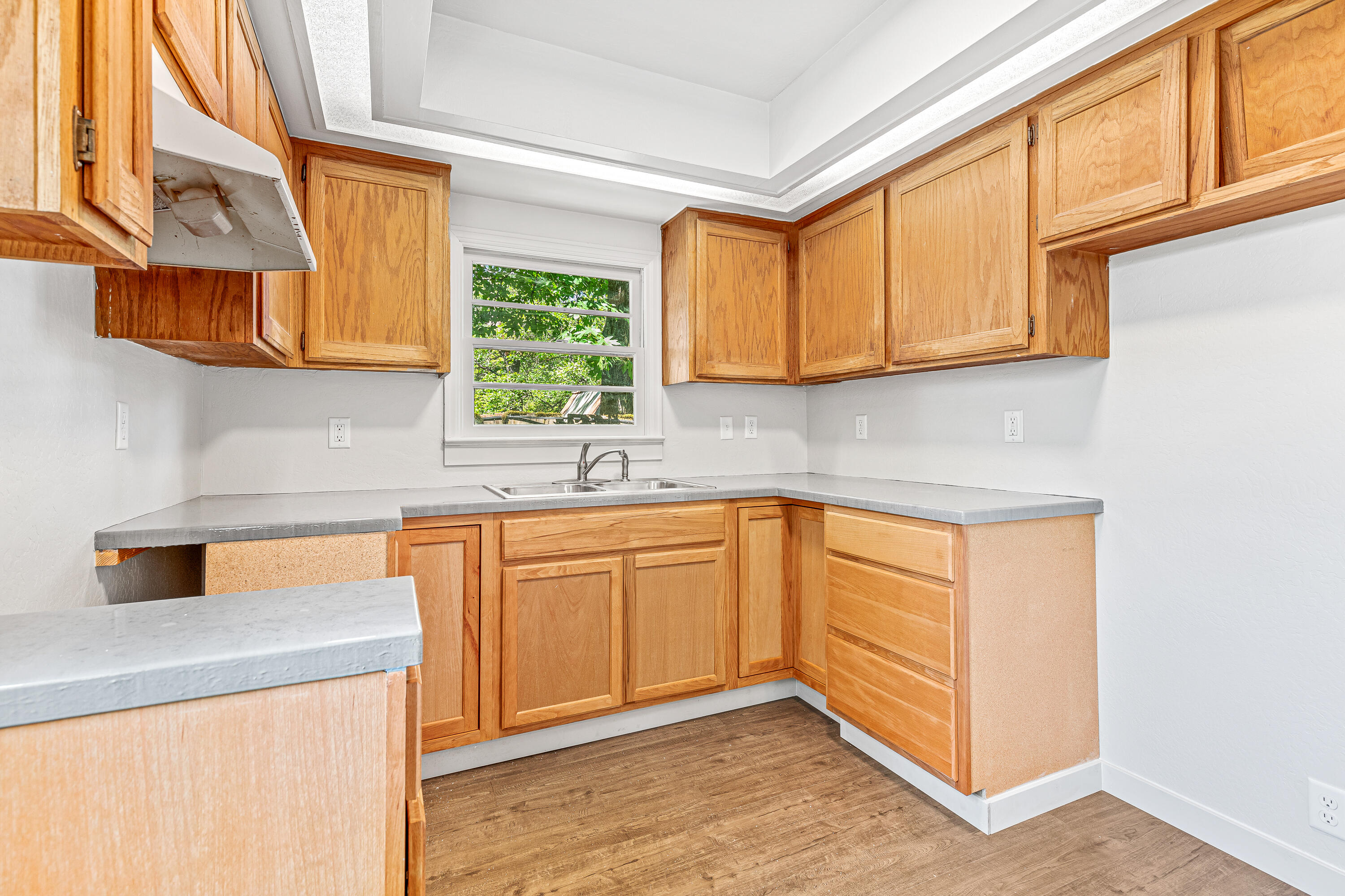52 Oak Grove Road Medford, OR 97501 - Photo 12 of 41 9R9A9649
