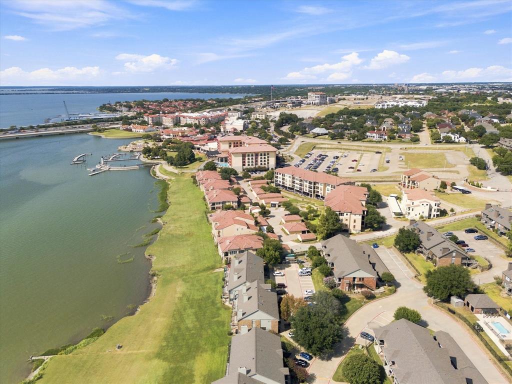 1846 Signal Ridge Place, Unit B4 Rockwall, TX 75032 - Photo 7 of 27 Lakeside living overlooking beautiful Lake Ray Hubbard!