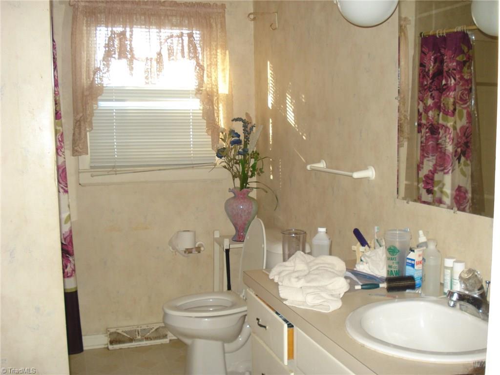 3299 Leonard Road Lexington, NC 27295 - Photo 20 of 26 Gallery Image 20