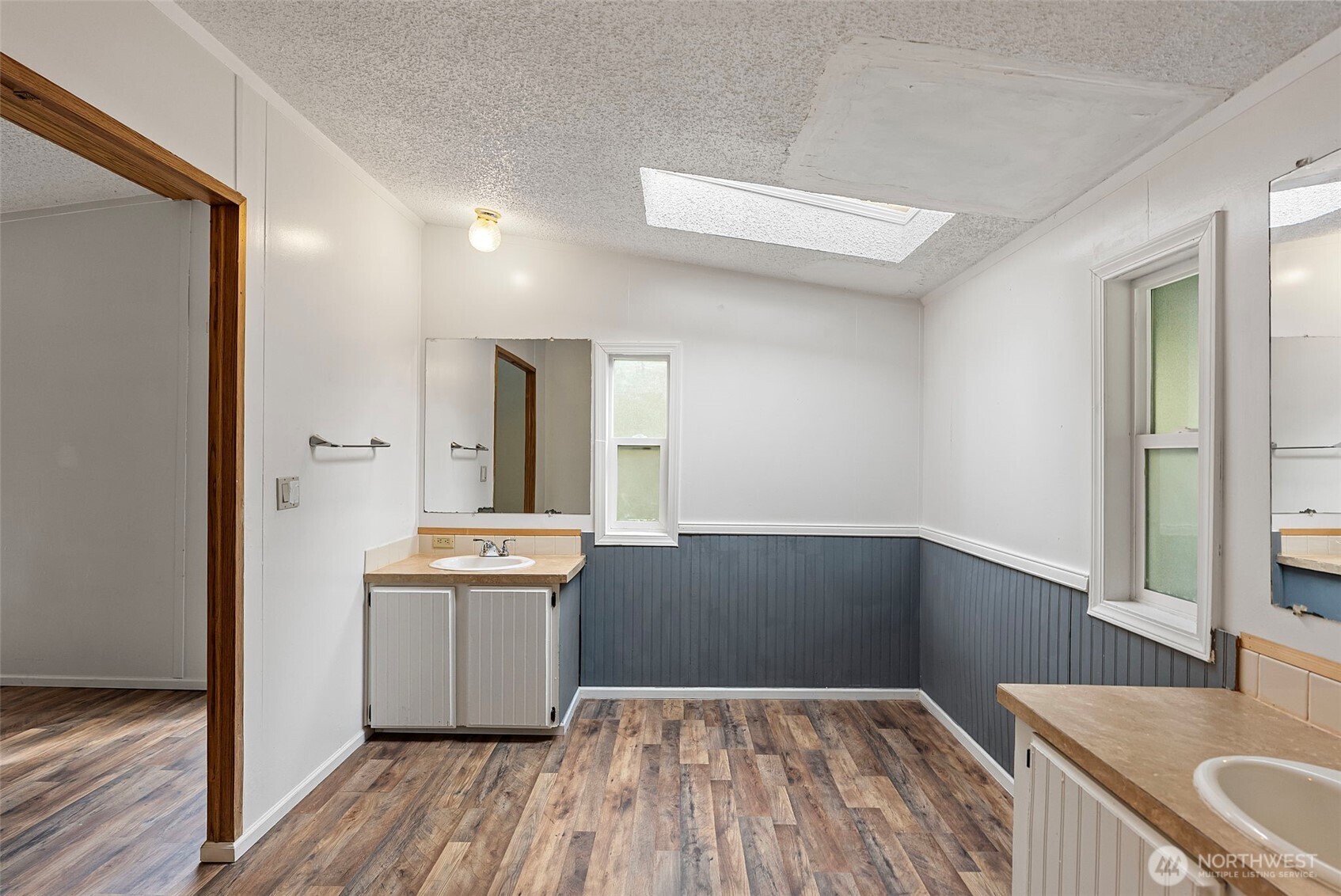 6044 Southwest Old Clifton Road Port Orchard, WA 98367 - Photo 16 of 36