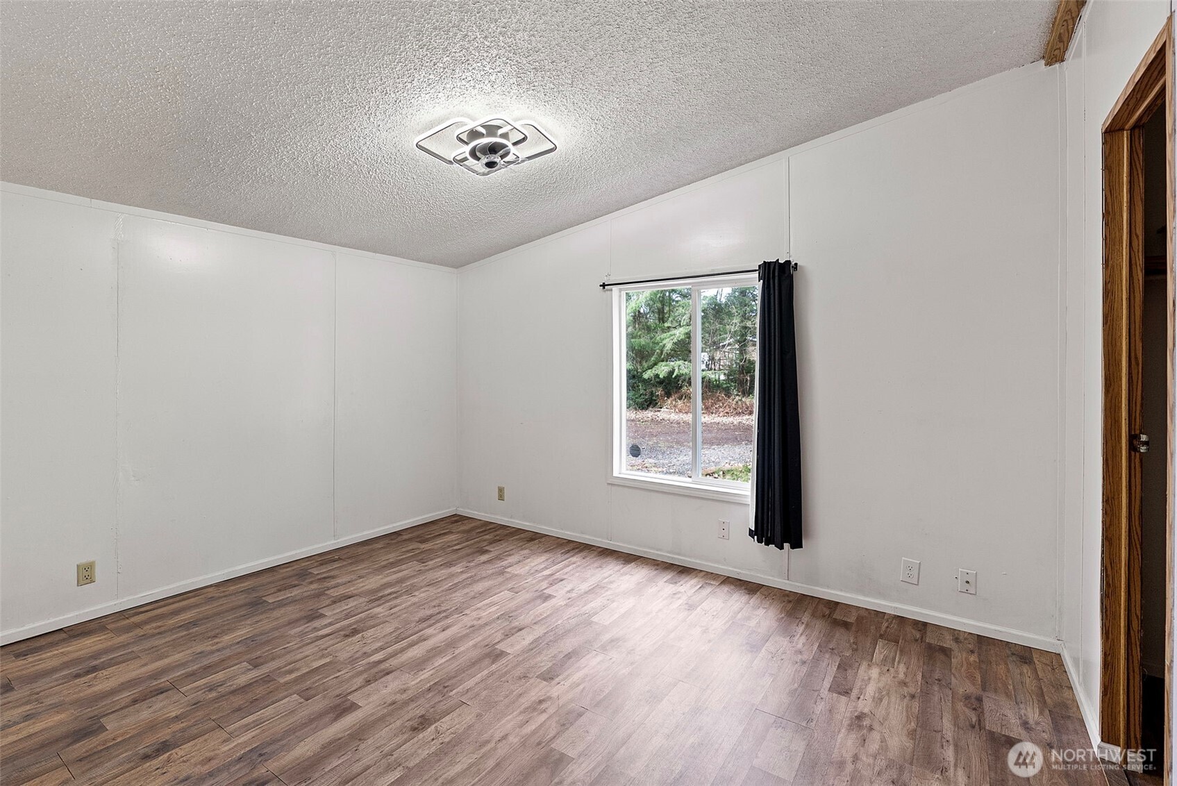 6044 Southwest Old Clifton Road Port Orchard, WA 98367 - Photo 21 of 36