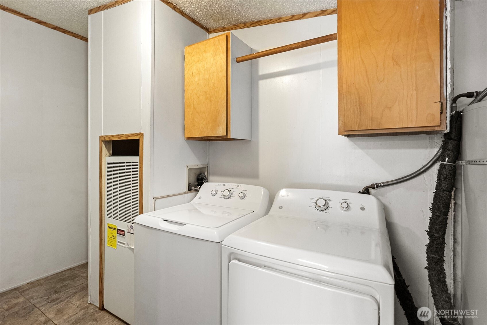 6044 Southwest Old Clifton Road Port Orchard, WA 98367 - Photo 23 of 36