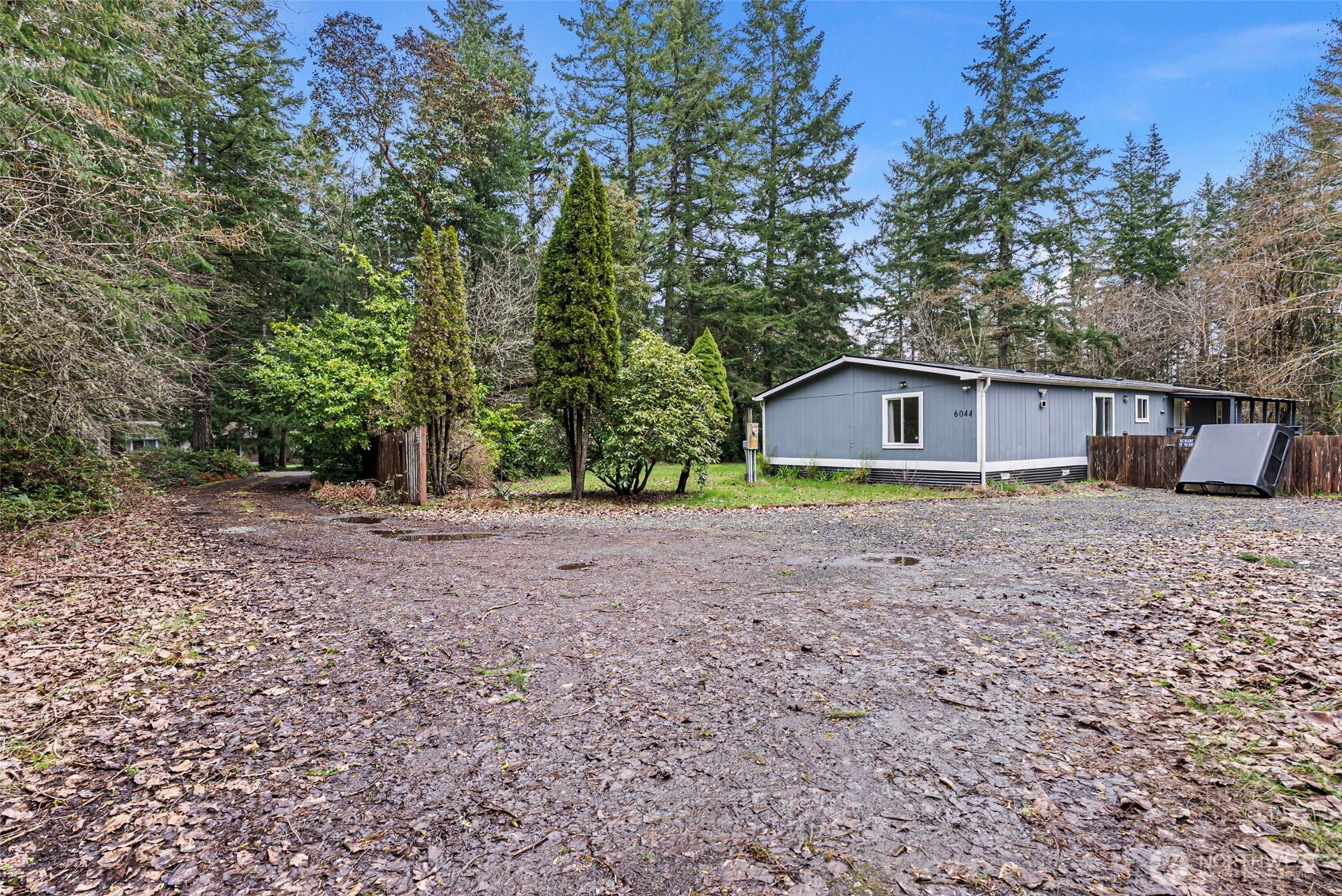6044 Southwest Old Clifton Road Port Orchard, WA 98367 - Photo 34 of 36