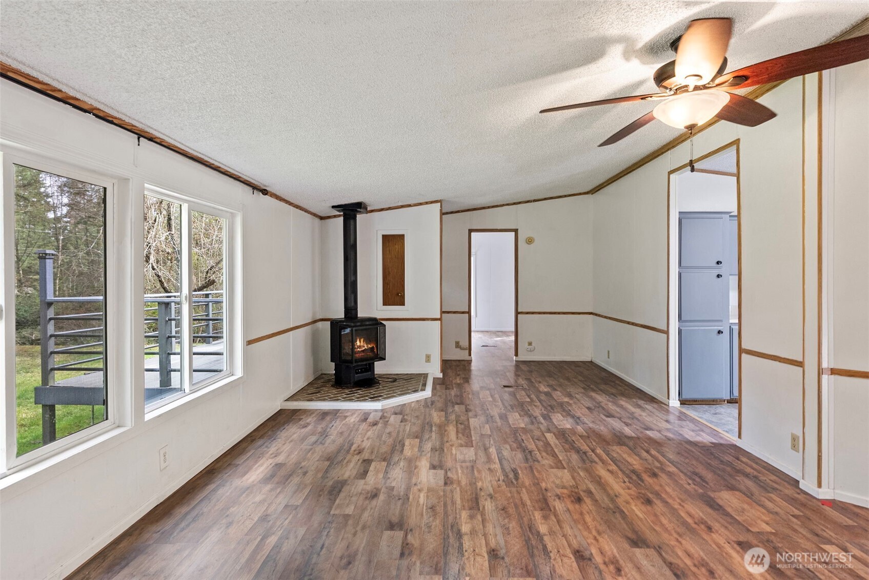 6044 Southwest Old Clifton Road Port Orchard, WA 98367 - Photo 5 of 36