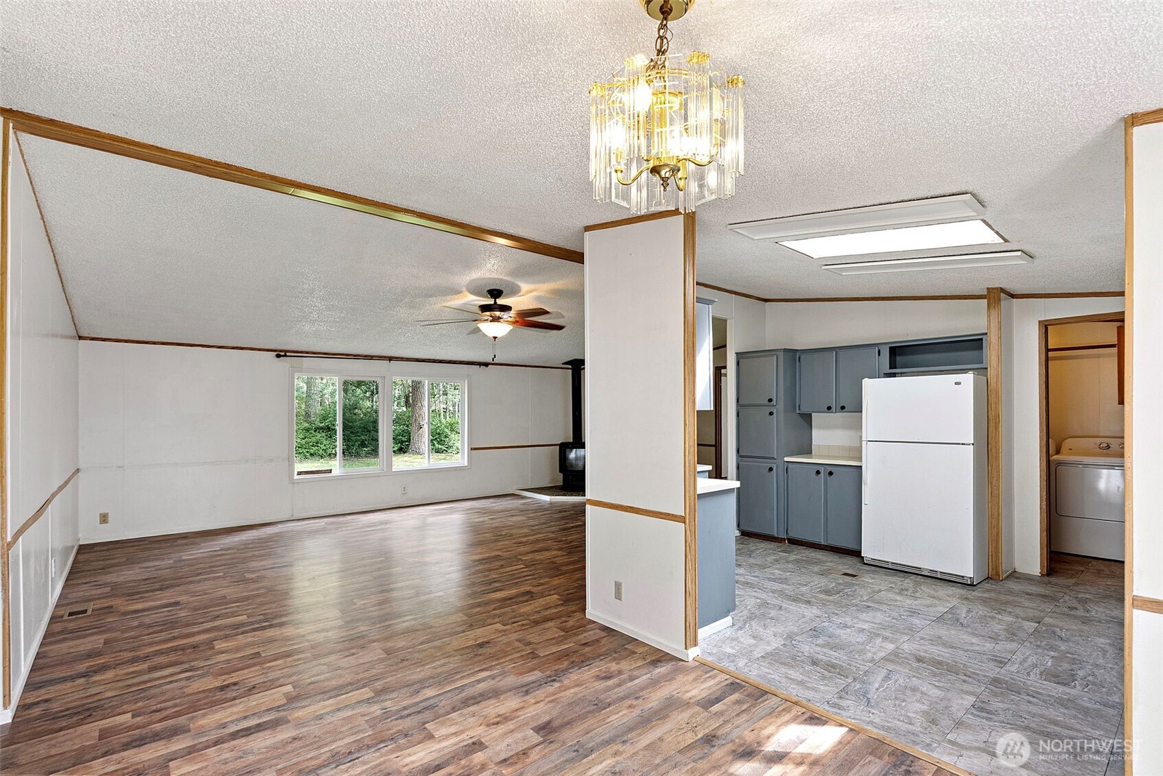 6044 Southwest Old Clifton Road Port Orchard, WA 98367 - Photo 7 of 36