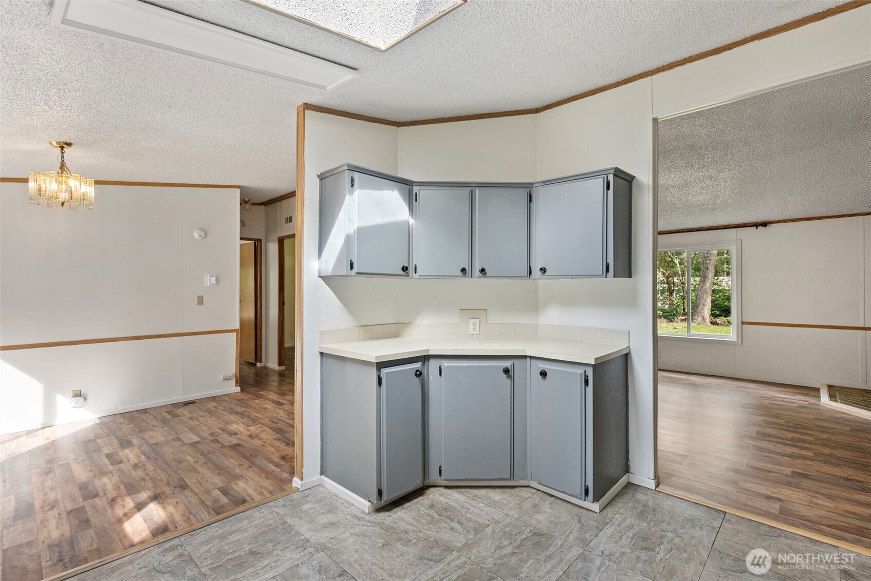 6044 Southwest Old Clifton Road Port Orchard, WA 98367 - Photo 10 of 36