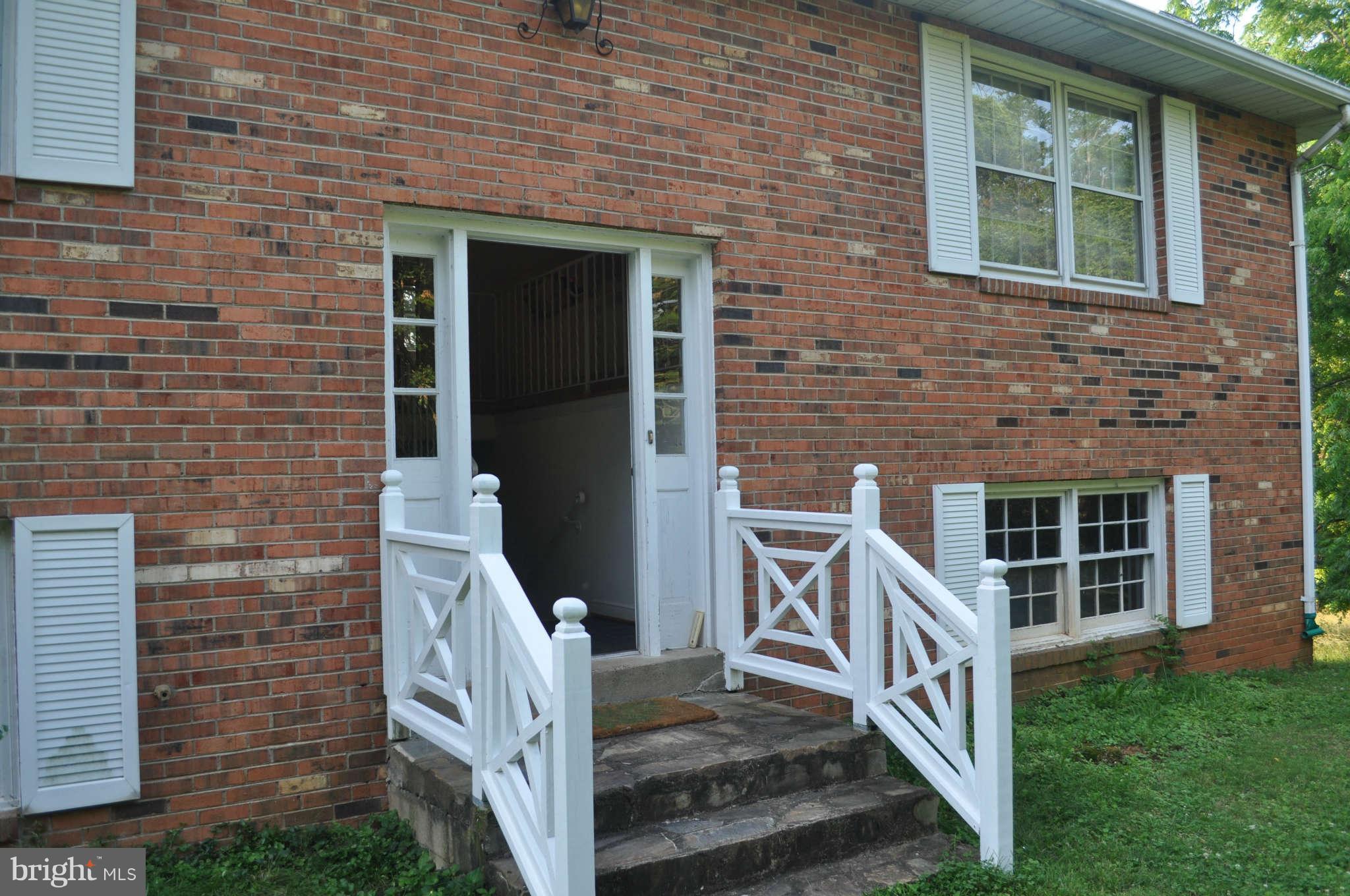 9223 Old Waterloo Road Warrenton, VA 20186 - Photo 14 of 28 Exterior Front