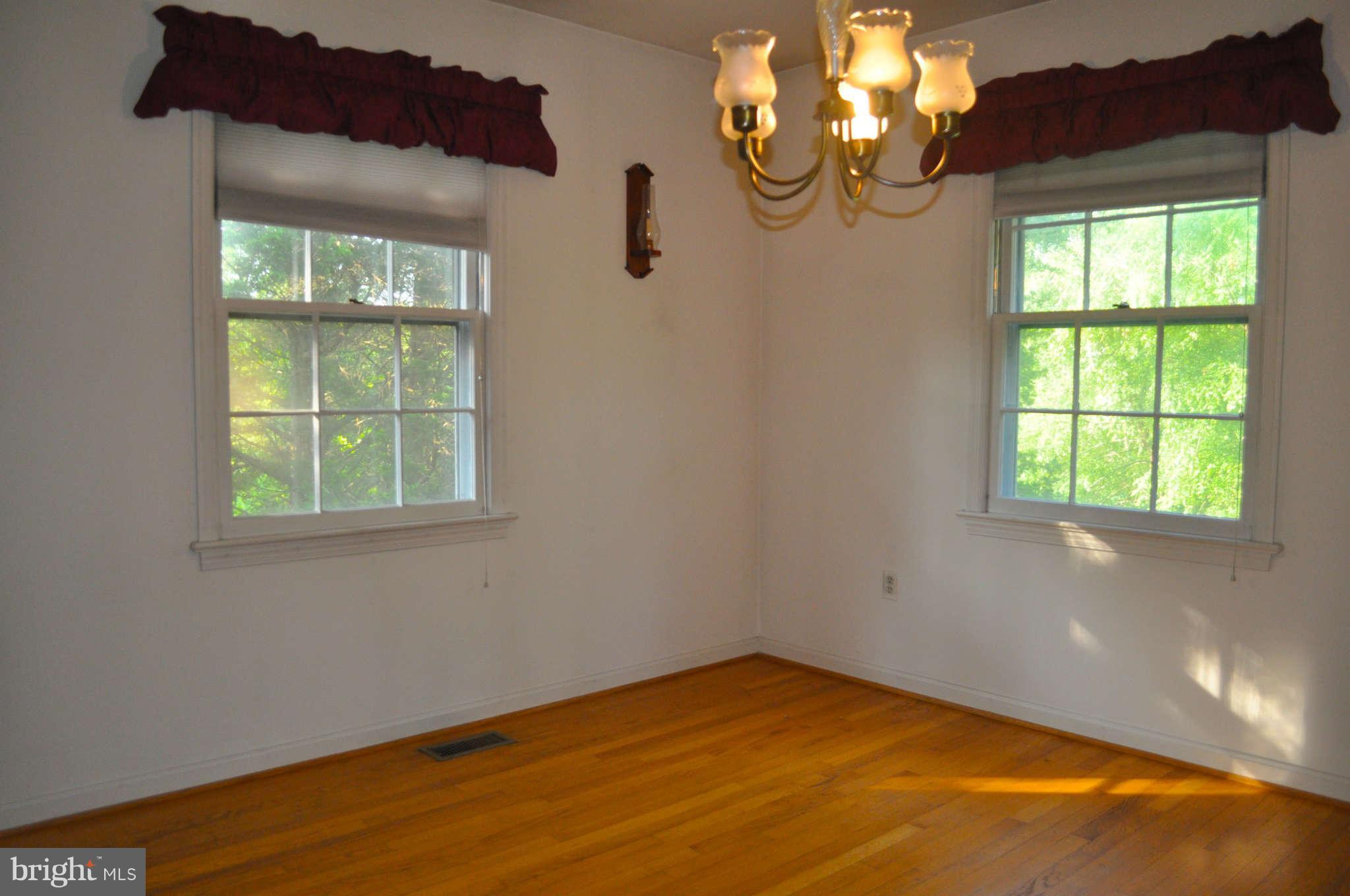 9223 Old Waterloo Road Warrenton, VA 20186 - Photo 17 of 28 Dining Room