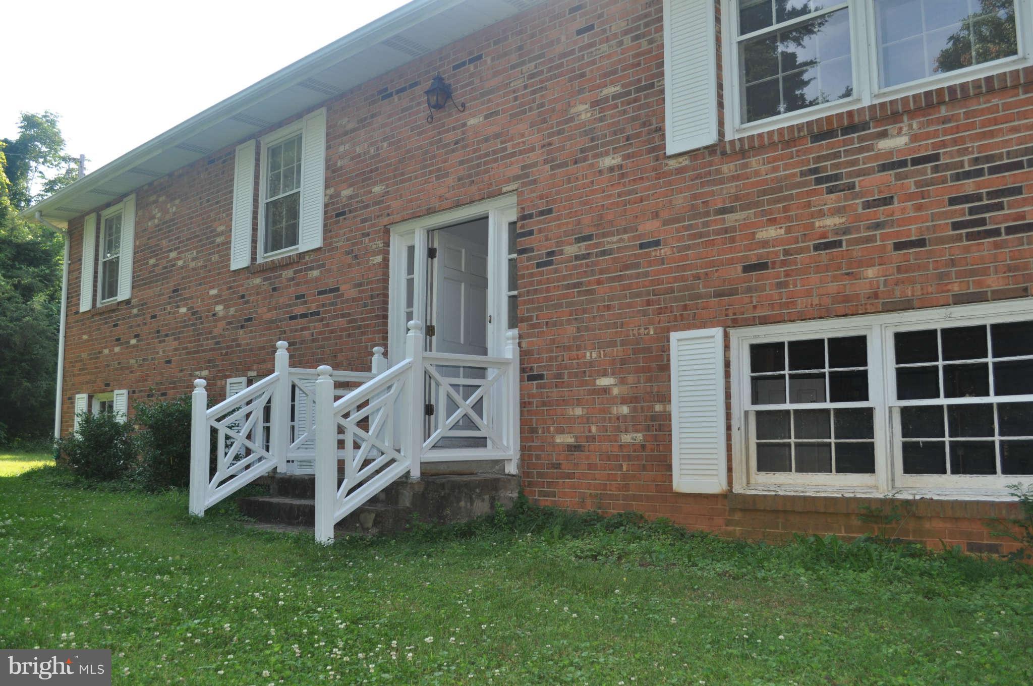 9223 Old Waterloo Road Warrenton, VA 20186 - Photo 3 of 28 Exterior Front