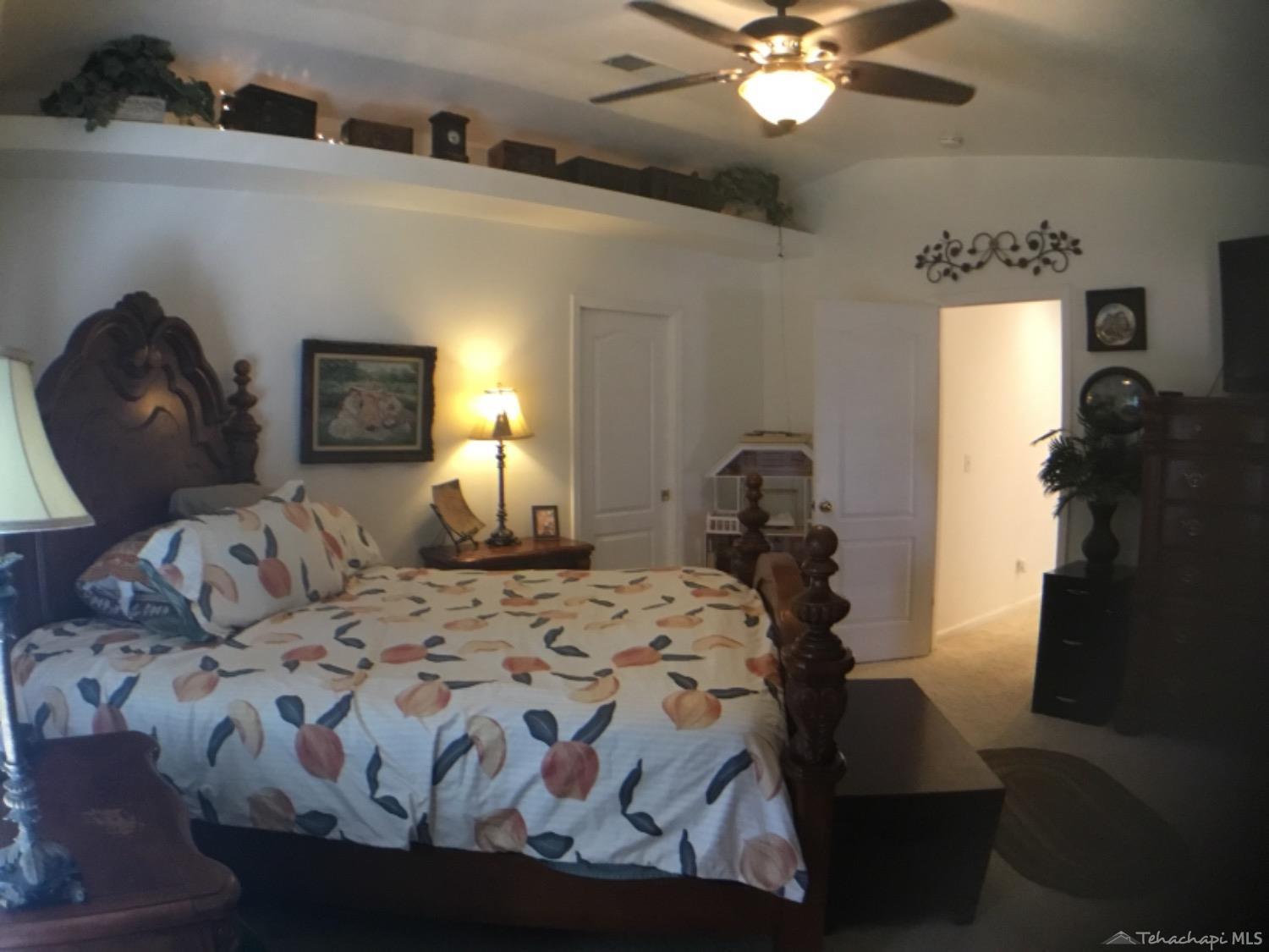 449 Apple Way Tehachapi, CA 93561 - Photo 14 of 26 Master bedrrom 1