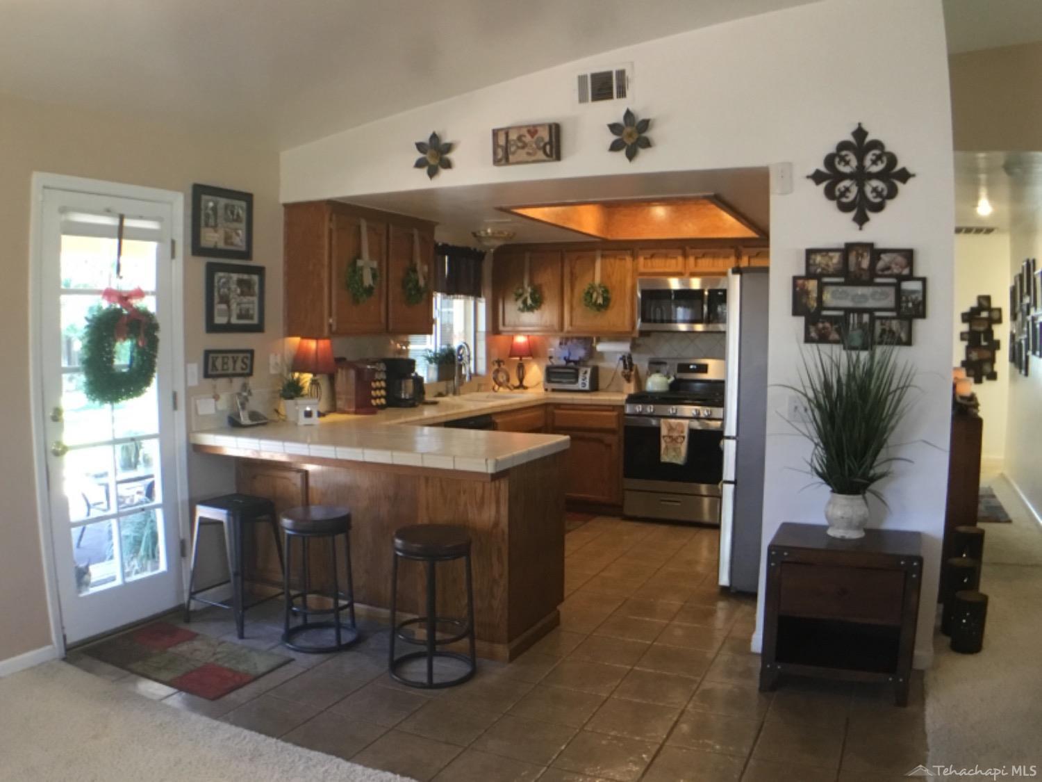 449 Apple Way Tehachapi, CA 93561 - Photo 9 of 26 Kitchen 2